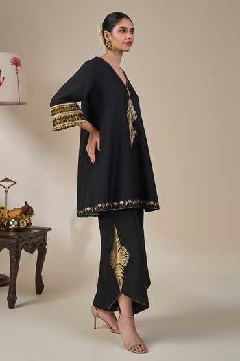 Buy Masaba Black Viscose V-neck, Yes Pinnacle Arch Kurta And Pant Set Online at Aza Fashions Buy_Masaba_Black Viscose V-neck, Yes Pinnacle Arch Kurta And Pant Set _Online_at_Aza_Fashions