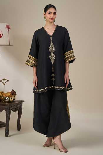Buy Masaba Black Viscose V-neck, Yes Pinnacle Arch Kurta And Pant Set Buy_Masaba_Black Viscose V-neck, Yes Pinnacle Arch Kurta And Pant Set