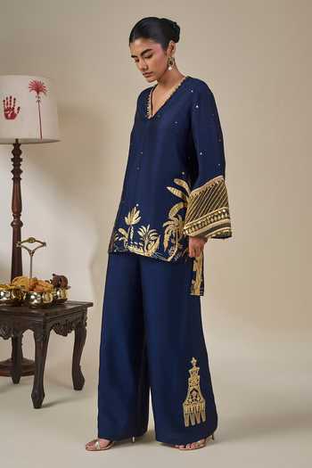 Masaba Blue Viscose V-neck, Yes Backwater Postcards Kurta And Pant Set at Aza Fashions Masaba_Blue Viscose V-neck, Yes Backwater Postcards Kurta And Pant Set _at_Aza_Fashions
