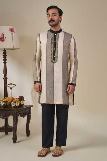 Buy Masaba Black Silk, Tissue, Viscose Palm Pillar Kurta Set Buy_Masaba_Black Silk, Tissue, Viscose Palm Pillar Kurta Set