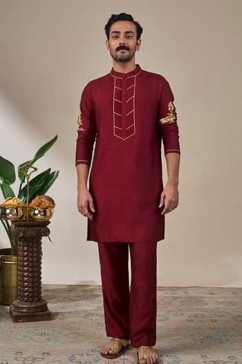 Masaba Maroon Viscose Foil Printing Celestial Moonfall Bundi Set at Aza Fashions Masaba_Maroon Viscose Foil Printing Celestial Moonfall Bundi Set _at_Aza_Fashions