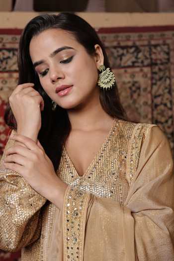 Surkh Syahi Gold Crepe V-neck, Yes Sequin Work Kurta Set Online at Aza Fashions Surkh Syahi_Gold Crepe V-neck, Yes Sequin Work Kurta Set _Online_at_Aza_Fashions