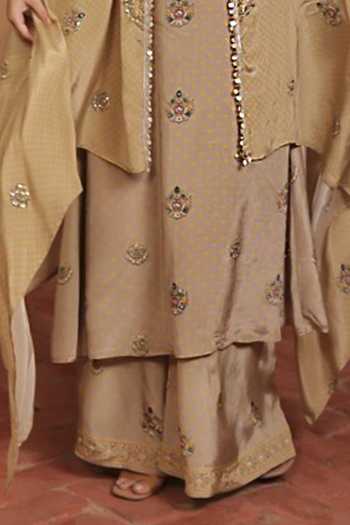 Surkh Syahi Beige Crepe Round Neck Printed Cape And Kurta Set Online at Aza Fashions Surkh Syahi_Beige Crepe Round Neck Printed Cape And Kurta Set _Online_at_Aza_Fashions
