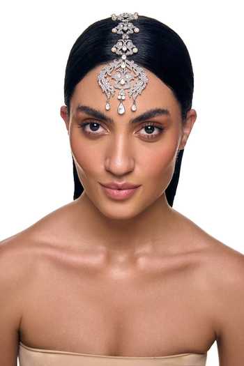 Raabta By Rahul White Elise Zirconia Studded Maangtikka Online at Aza Fashions Raabta By Rahul_White Elise Zirconia Studded Maangtikka _Online_at_Aza_Fashions