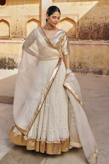 Preevin_Gold Organza, Chanderi Silk V-neck Mukaish Work Lehenga Set _at_Aza_Fashions