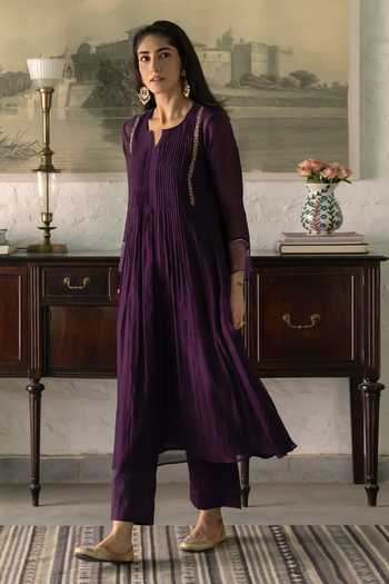 Trendy Tokari Purple Silk, Chanderi, Cotton, Organza Split V-neck, Yes Pleated Kurta Set at Aza Fashions Trendy Tokari_Purple Silk, Chanderi, Cotton, Organza Split V-neck, Yes Pleated Kurta Set _at_Aza_Fashions