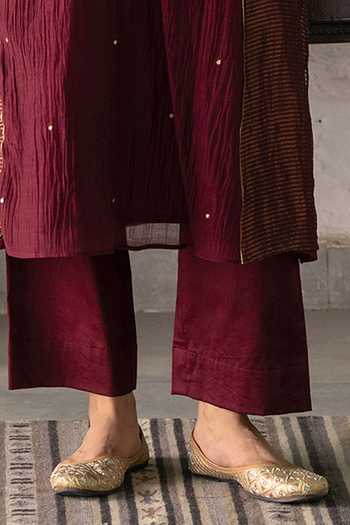 Trendy Tokari Maroon Silk, Chanderi, Cotton, Organza V-neck, Yes Hand Embroidered Kurta Set Online at Aza Fashions Trendy Tokari_Maroon Silk, Chanderi, Cotton, Organza V-neck, Yes Hand Embroidered Kurta Set _Online_at_Aza_Fashions