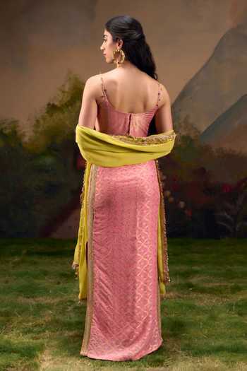 Muskann Kapadiaa Pink Smoke Bandhani Woven Skirt Set 