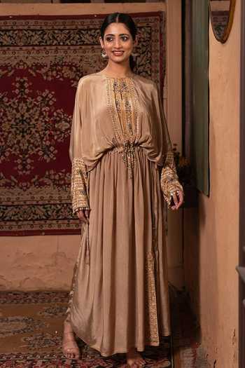 Surkh Syahi Ornamental Detailed Kaftan