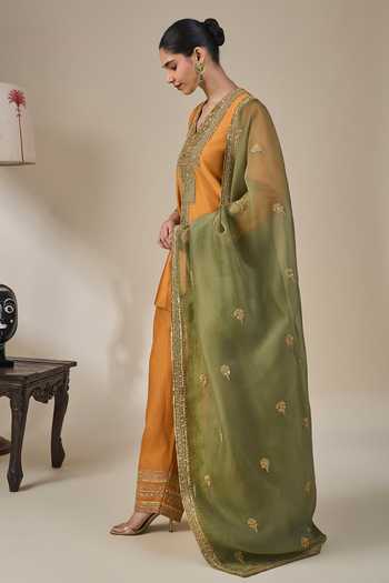 Masaba Orange Silk, Organza V-neck, Yes Dil Dhoop Chaav Embroidered Kurta Set Online at Aza Fashions Masaba_Orange Silk, Organza V-neck, Yes Dil Dhoop Chaav Embroidered Kurta Set _Online_at_Aza_Fashions