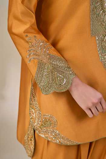 Buy Masaba Orange Silk, Organza V-neck, Yes Dil Dhoop Chaav Embroidered Kurta Set Buy_Masaba_Orange Silk, Organza V-neck, Yes Dil Dhoop Chaav Embroidered Kurta Set
