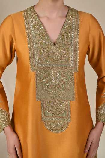 Shop Masaba Orange Silk, Organza V-neck, Yes Dil Dhoop Chaav Embroidered Kurta Set Shop_Masaba_Orange Silk, Organza V-neck, Yes Dil Dhoop Chaav Embroidered Kurta Set