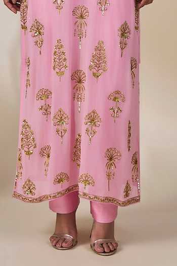 Buy Masaba Pink Georgette, Silk, Organza V-neck, Yes, Phool Patti Pyaar Kurta Pant Set Online at Aza Fashions Buy_Masaba_Pink Georgette, Silk, Organza V-neck, Yes, Phool Patti Pyaar Kurta Pant Set _Online_at_Aza_Fashions