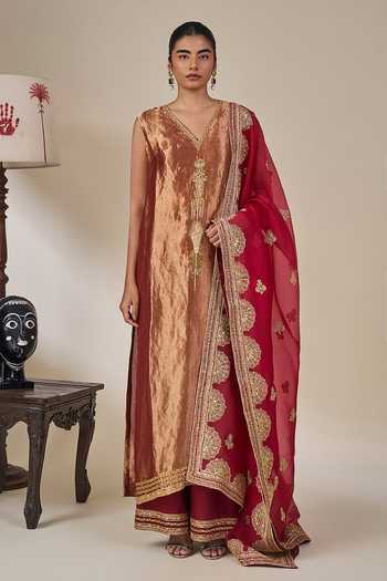 Buy Masaba Maroon Organza, Silk, Tissue V-neck Khwaab Ki Kahaani Embroidered Kurta Set Online at Aza Fashions Buy_Masaba_Maroon Organza, Silk, Tissue V-neck Khwaab Ki Kahaani Embroidered Kurta Set _Online_at_Aza_Fashions