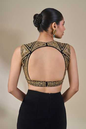 Masaba Black Crepe V-neck Sitara Sharbat Pre-stitched Saree With Blouse at Aza Fashions Masaba_Black Crepe V-neck Sitara Sharbat Pre-stitched Saree With Blouse _at_Aza_Fashions