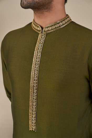 Buy Masaba Green Silk, Viscose Embroidery, Zari Jashn Jigar Bundi Kurta Set Buy_Masaba_Green Silk, Viscose Embroidery, Zari Jashn Jigar Bundi Kurta Set