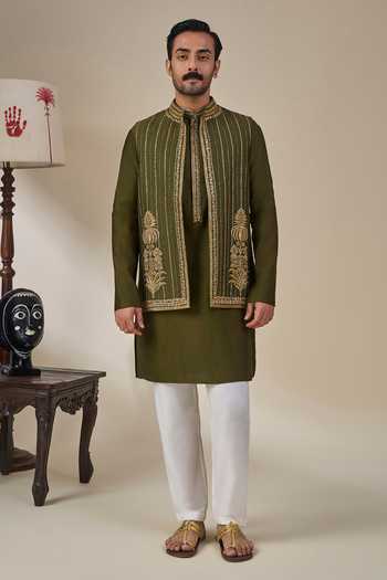 Masaba Jashn Jigar Embroidered Bundi Kurta Set
