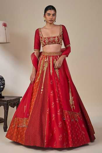 Masaba Red Silk, Net, Organza Square Neck Rango Sa Jahan Embroidered Lehenga Set at Aza Fashions Masaba_Red Silk, Net, Organza Square Neck Rango Sa Jahan Embroidered Lehenga Set _at_Aza_Fashions