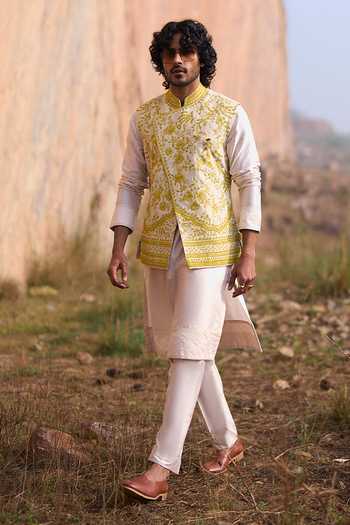 Anushree Reddy Guzmania Yellow Thread Creeper Bundi Set