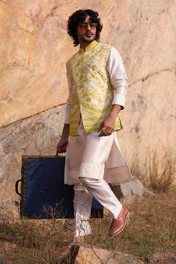 Anushree Reddy Guzmania Yellow Thread Creeper Bundi Set