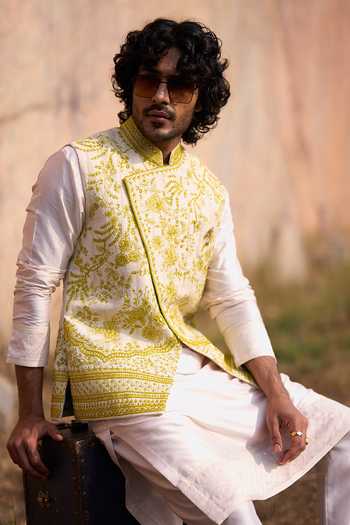 Anushree Reddy_Ivory Silk Guzmania Yellow Thread Creeper Bundi Set _Online_at_Aza_Fashions