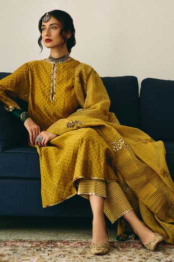Swatti Kapoor Yellow Chanderi, Cotton Round Neck Kuhu Block Print Kurta With Richa Pant at Aza Fashions Swatti Kapoor_Yellow Chanderi, Cotton Round Neck Kuhu Block Print Kurta With Richa Pant _at_Aza_Fashions