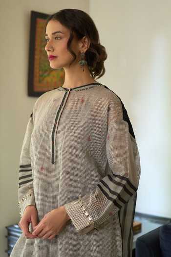 Buy Swatti Kapoor Black Cotton, Chanderi Round Neck, Yes Shama Handwoven Kurta Pant Set Online at Aza Fashions Buy_Swatti Kapoor_Black Cotton, Chanderi Round Neck, Yes Shama Handwoven Kurta Pant Set _Online_at_Aza_Fashions