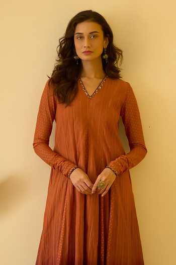 Swatti Kapoor Rekha Ombre Anarkali With Draped Kumud Pant