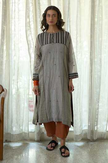 Shop_Swatti Kapoor_Black Silk, Cotton, Chanderi Round Neck, Yes Saroj Handwoven Kurta Pant Set _Online_at_Aza_Fashions
