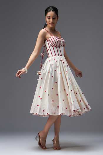 Aaroh By Dolly_White Pure Cotton Sweetheart Neck Hand Block Print Dress _Online_at_Aza_Fashions