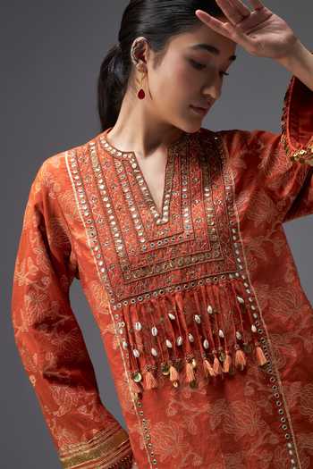 Shop Aaroh By Dolly Orange Silk, Chanderi Split V-neck Riwaayat Yoke Embroidered Kaftan Online at Aza Fashions Shop_Aaroh By Dolly_Orange Silk, Chanderi Split V-neck Riwaayat Yoke Embroidered Kaftan _Online_at_Aza_Fashions