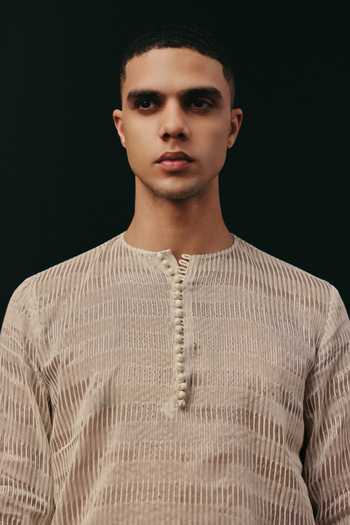 Shop Twenty Nine Ivory Chanderi Kurta Online at Aza Fashions Shop_Twenty Nine_Ivory Chanderi Kurta _Online_at_Aza_Fashions