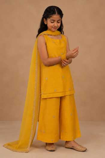 Charu Makkar Yellow Chanderi, Tissue, Organza Embroidery Kurta Set Online at Aza Fashions Charu Makkar_Yellow Chanderi, Tissue, Organza Embroidery Kurta Set _Online_at_Aza_Fashions