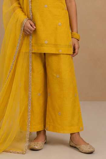 Charu Makkar Yellow Chanderi, Tissue, Organza Embroidery Kurta Set at Aza Fashions Charu Makkar_Yellow Chanderi, Tissue, Organza Embroidery Kurta Set _at_Aza_Fashions
