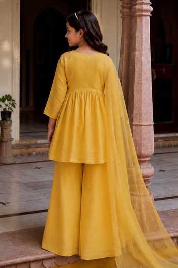 Charu Makkar Yoke Gathered Kurta Set
