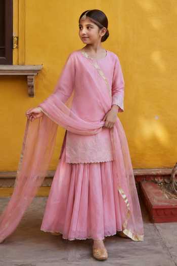 Charu Makkar Pink Chanderi, Tissue, Organza Embroidered Kurta Set Online at Aza Fashions Charu Makkar_Pink Chanderi, Tissue, Organza Embroidered Kurta Set _Online_at_Aza_Fashions