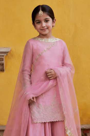 Shop Charu Makkar Pink Chanderi, Tissue, Organza Embroidered Kurta Set Online at Aza Fashions Shop_Charu Makkar_Pink Chanderi, Tissue, Organza Embroidered Kurta Set _Online_at_Aza_Fashions