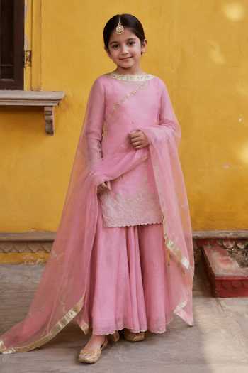 Charu Makkar Pink Chanderi, Tissue, Organza Embroidered Kurta Set at Aza Fashions Charu Makkar_Pink Chanderi, Tissue, Organza Embroidered Kurta Set _at_Aza_Fashions