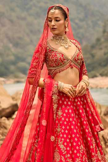 Nitika Gujral Gold Silk, Net Sweetheart Neck Ember Royal Bridal Lehenga Set Online at Aza Fashions Nitika Gujral_Gold Silk, Net Sweetheart Neck Ember Royal Bridal Lehenga Set _Online_at_Aza_Fashions