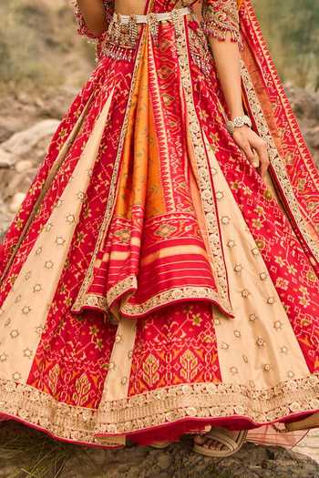 Nitika Gujral Gold Silk, Tissue Sweetheart Neck Patola Legacy Lehenga Set Online at Aza Fashions Nitika Gujral_Gold Silk, Tissue Sweetheart Neck Patola Legacy Lehenga Set _Online_at_Aza_Fashions