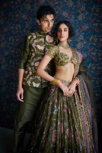 Buy_Mahima Mahajan_Green Silk Organza Sweetheart Neck Dusa Floral Embroidered Lehenga Set _Online_at_Aza_Fashions