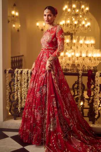 Mahima Mahajan_Red , Organza, Velvet Round Huda Printed Trail Anarkali With Dupatta _Online_at_Aza_Fashions