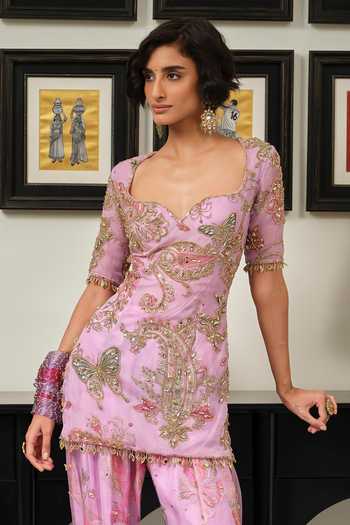 Mahima Mahajan Purple Silk Organza Sweetheart Neck, Yes Omaar Embroidered Shirt Kurta Set Online at Aza Fashions Mahima Mahajan_Purple Silk Organza Sweetheart Neck, Yes Omaar Embroidered Shirt Kurta Set _Online_at_Aza_Fashions