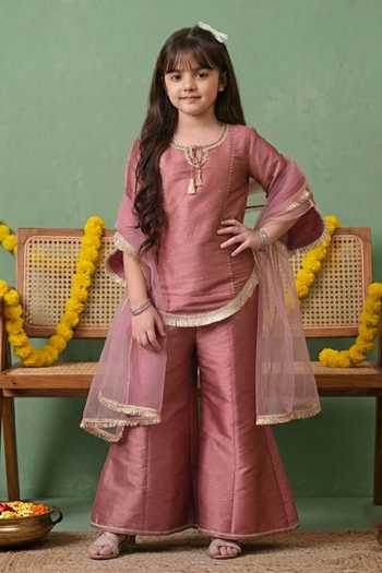 Petite Pomme Neckline Embroidered Kurta Set 