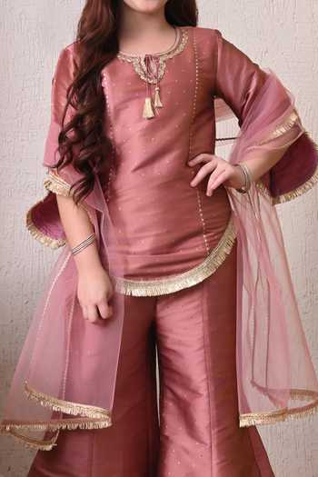 Petite Pomme_Peach Cotton, Net Neckline Embroidered Kurta Set _Online_at_Aza_Fashions