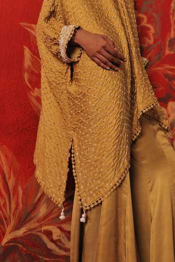 Shop_Twenty Nine_Yellow Silk V-neck Bandhani Kaftan _Online_at_Aza_Fashions