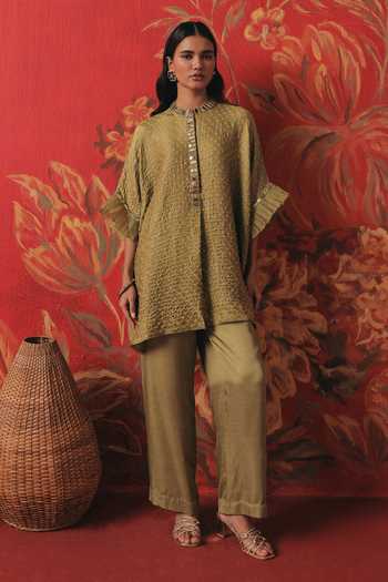 Buy_Twenty Nine_Green Silk Collared Neck Ruffled Sleeve Bandhani Tunic 