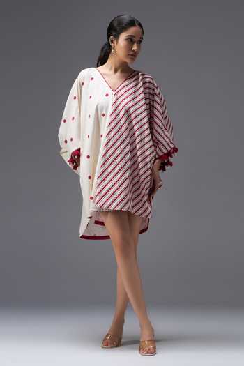 Aaroh By Dolly_White Pure Cotton V-neck Hand Block Print Kaftan _at_Aza_Fashions