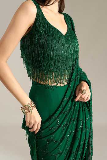 Nakul Sen Emerald Green Silk, Chiffon V-neck Scalloped Saree With Tasselled Blouse at Aza Fashions Nakul Sen_Emerald Green Silk, Chiffon V-neck Scalloped Saree With Tasselled Blouse _at_Aza_Fashions