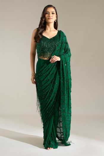 Shop Nakul Sen Emerald Green Silk, Chiffon V-neck Scalloped Saree With Tasselled Blouse Shop_Nakul Sen_Emerald Green Silk, Chiffon V-neck Scalloped Saree With Tasselled Blouse